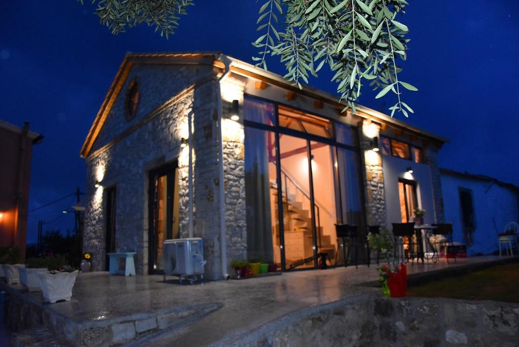 Casa pietra Casa pietra