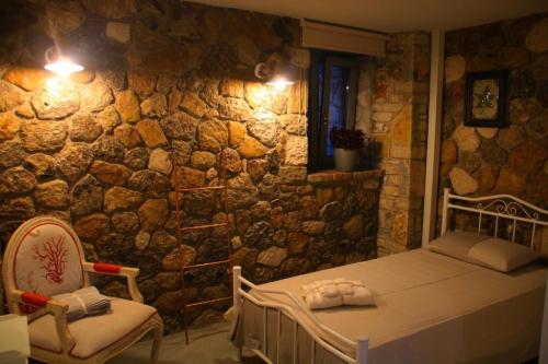Apartment with Garden 210885081