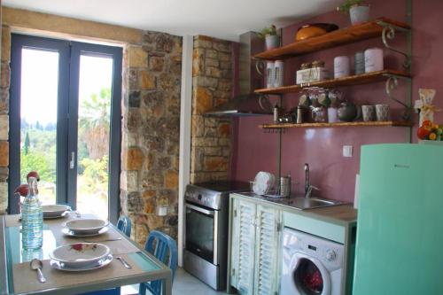 Apartment with Garden 219443141
