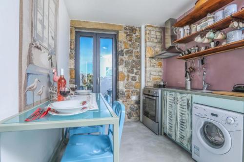 Apartment with Garden 452671052