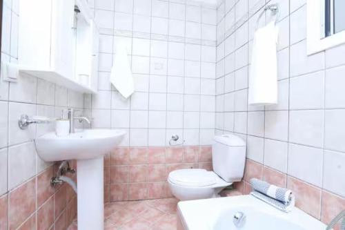 Apartment with Garden 669767978