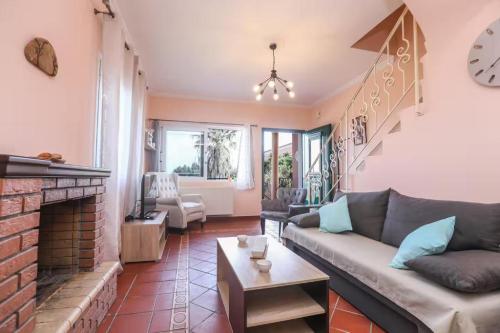 Apartment with Garden 669767996