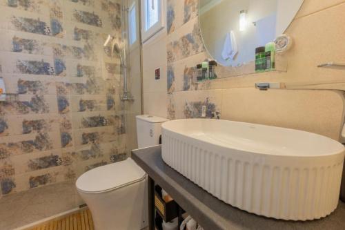Apartment with Garden 728925620